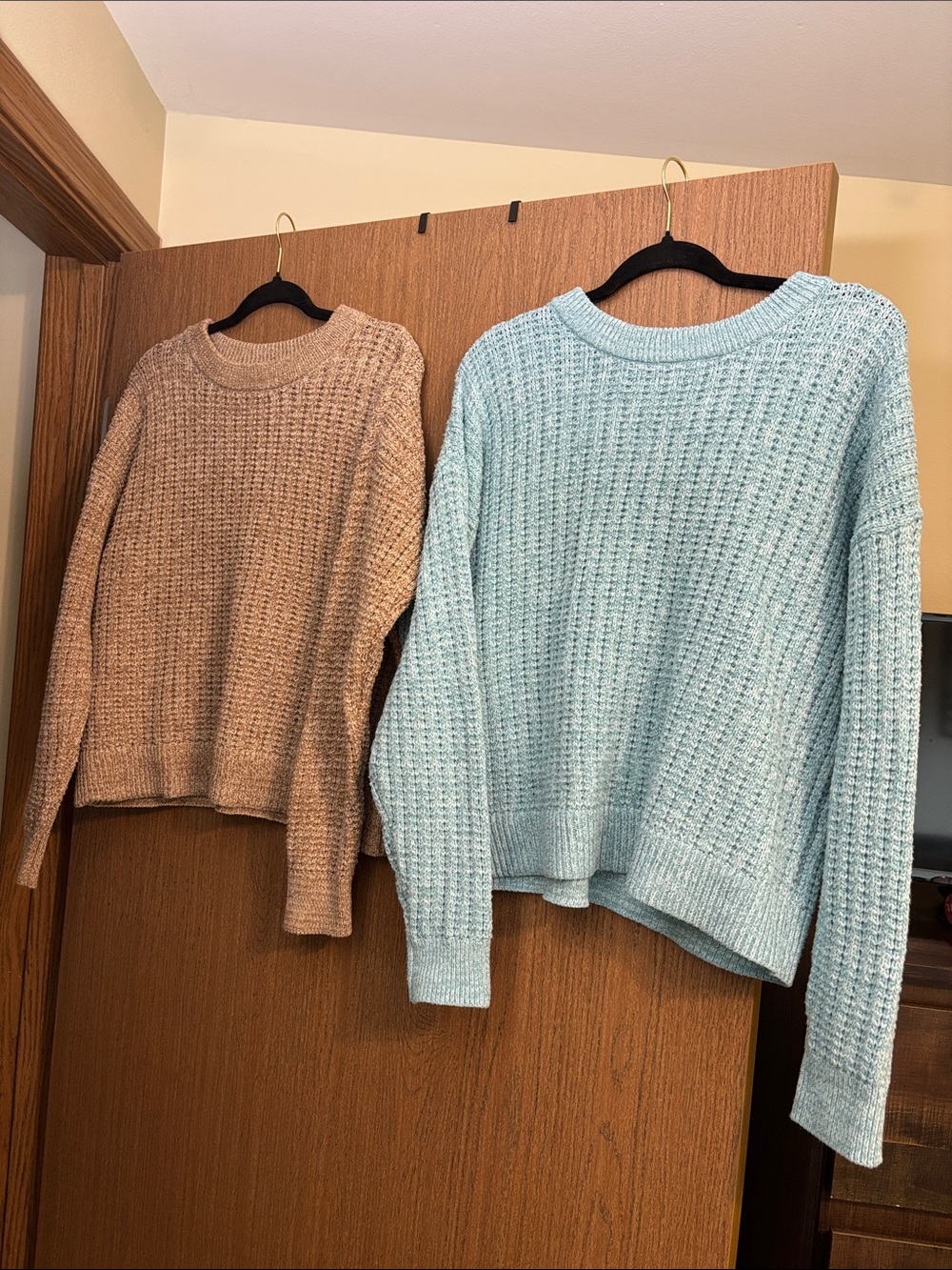Bundle of 2 Time and Tru Plush Waffle-Knit Crewneck Sweaters in Light Blue & Tan